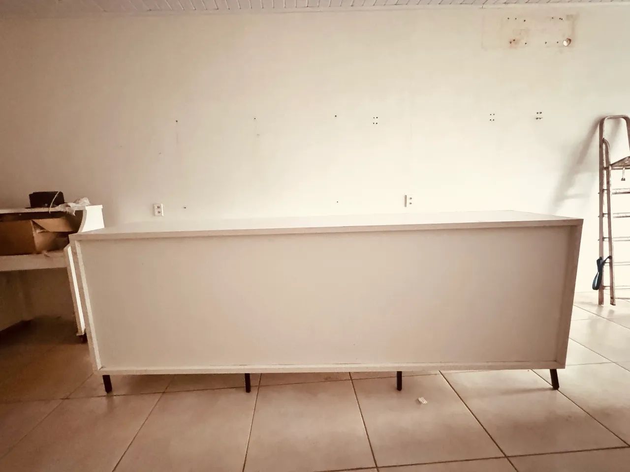 For sale. 4 counters ideal for general commerce