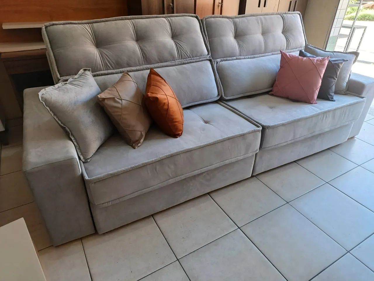 Sofá Retratil Novo Tem 2.80 De Largura Espuma D33 com Molas ensacada. - Foto 4