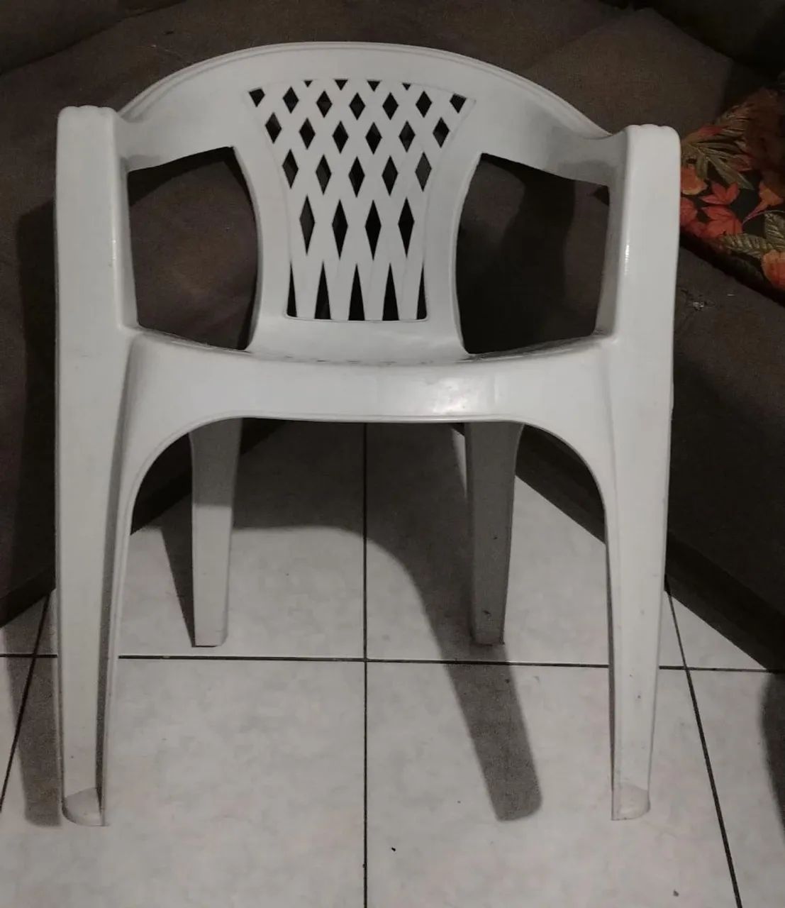 Cadeiras brancas  - Foto 2