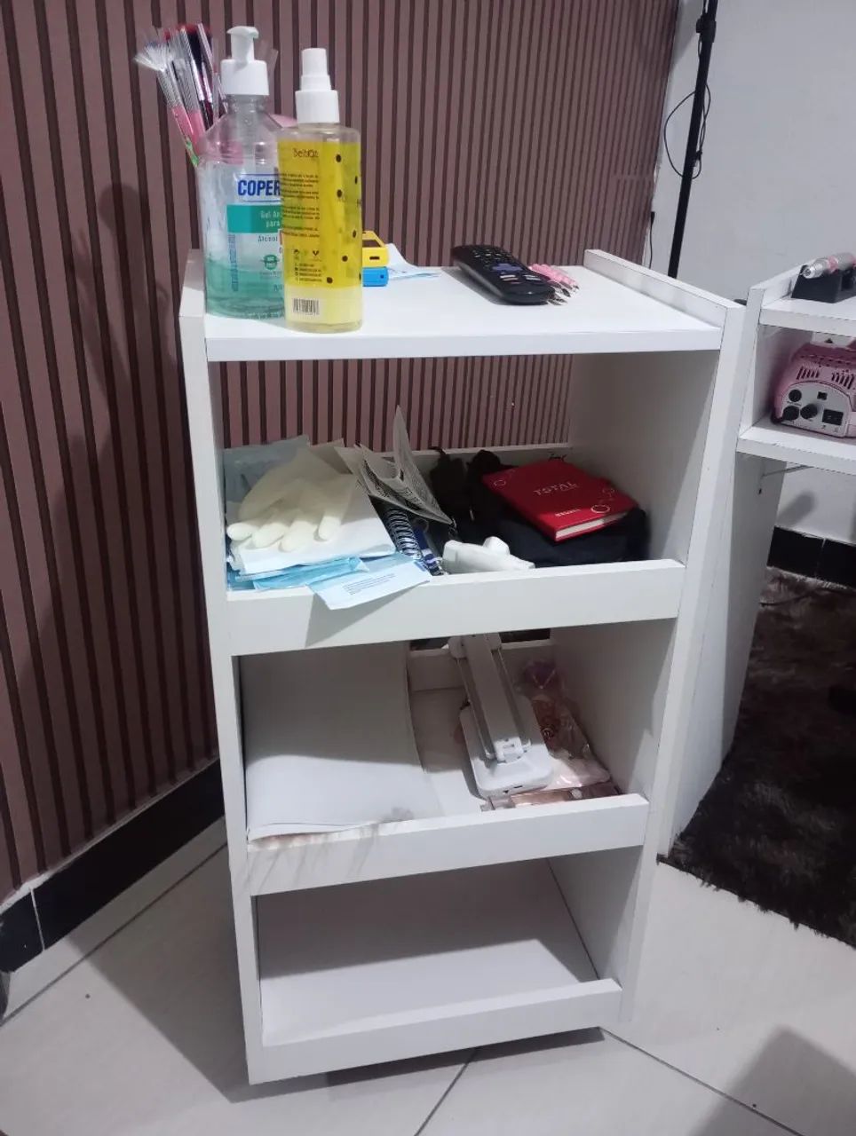 Carrinho auxiliar de Manicure/ e Mesa de manicure 