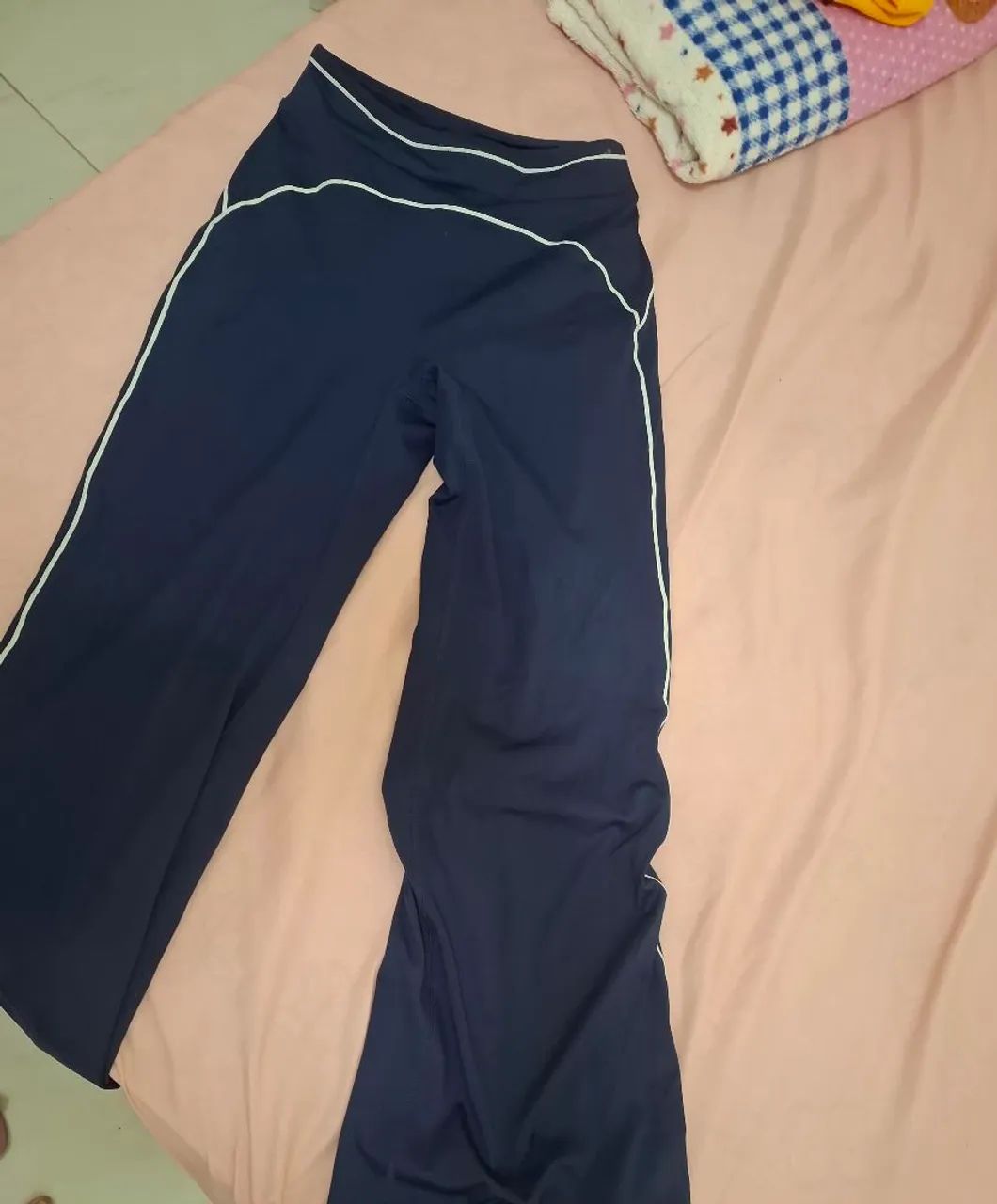 Conjunto de academia azul marinho calça e top - Foto 4