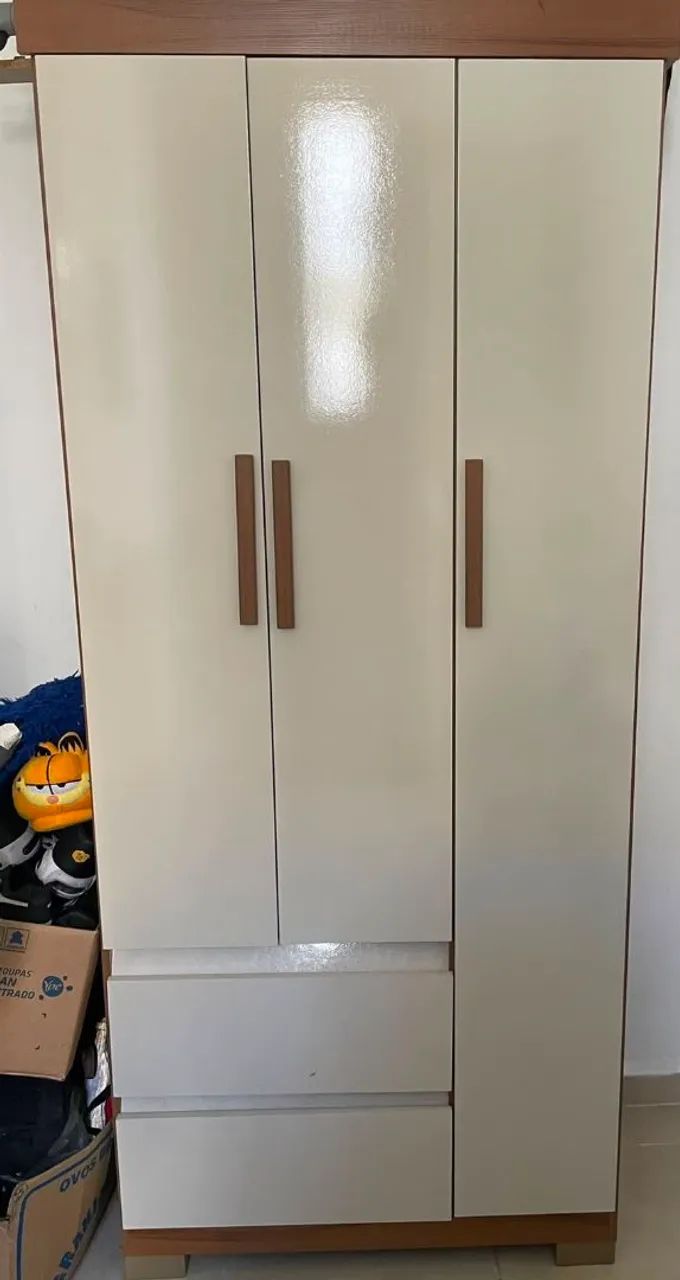 Vendo guarda-roupa solteiro 