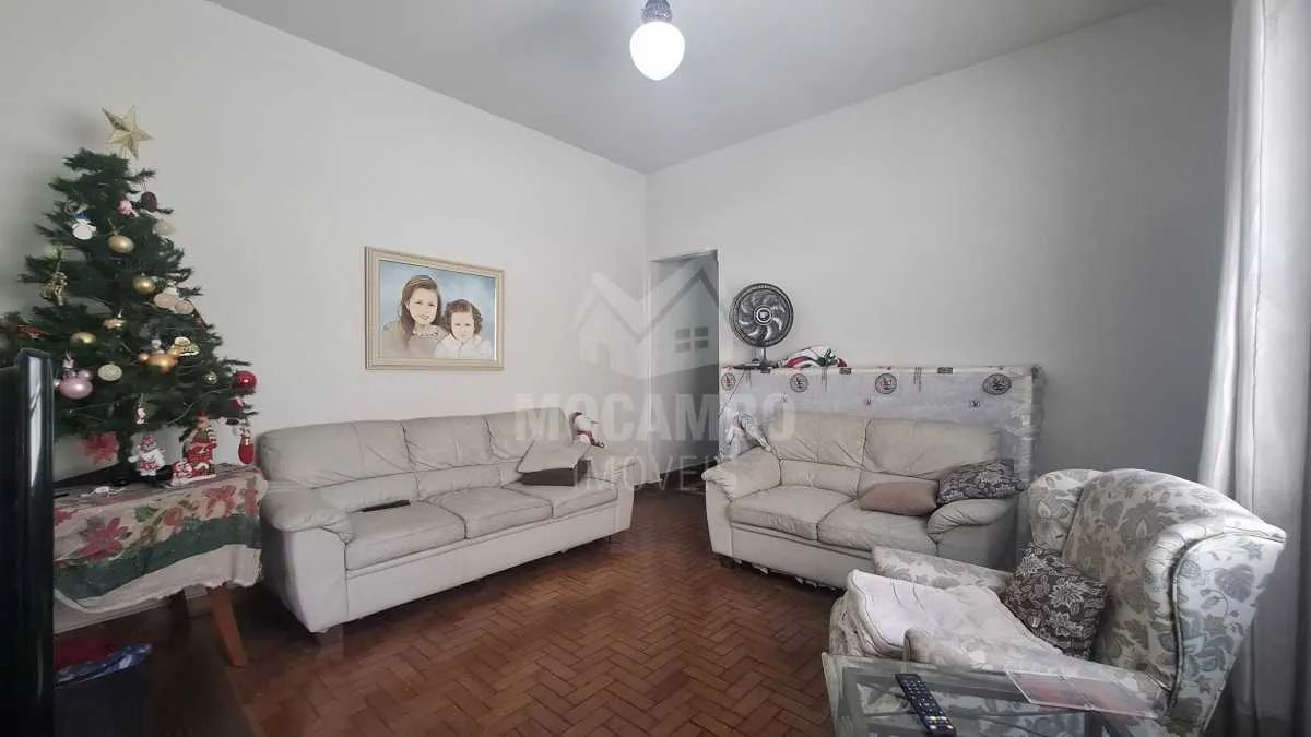 Casa de rua : / Residencial / Centro