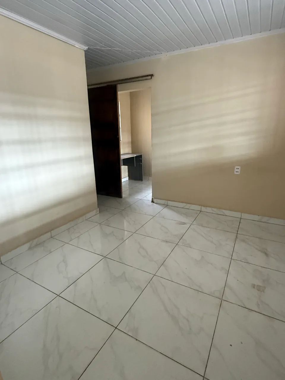 Vende m-se Casa QR 310, Samambaia DF.