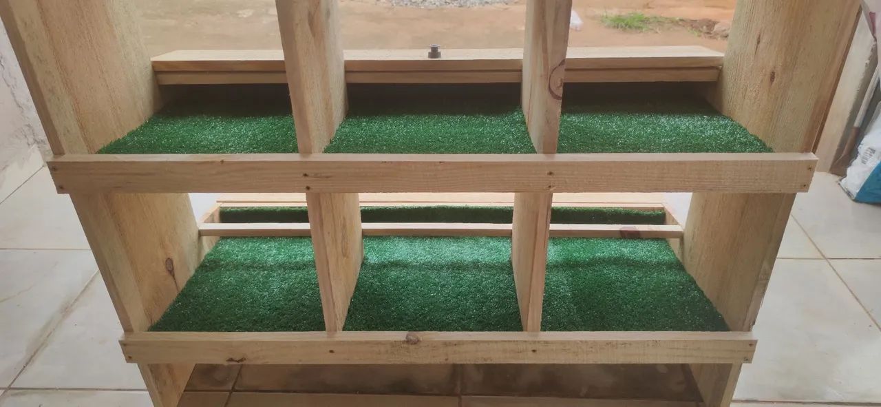 Ninho para galinhas 6 compartimentos com coletor de ovos + grama sintética - Foto 3