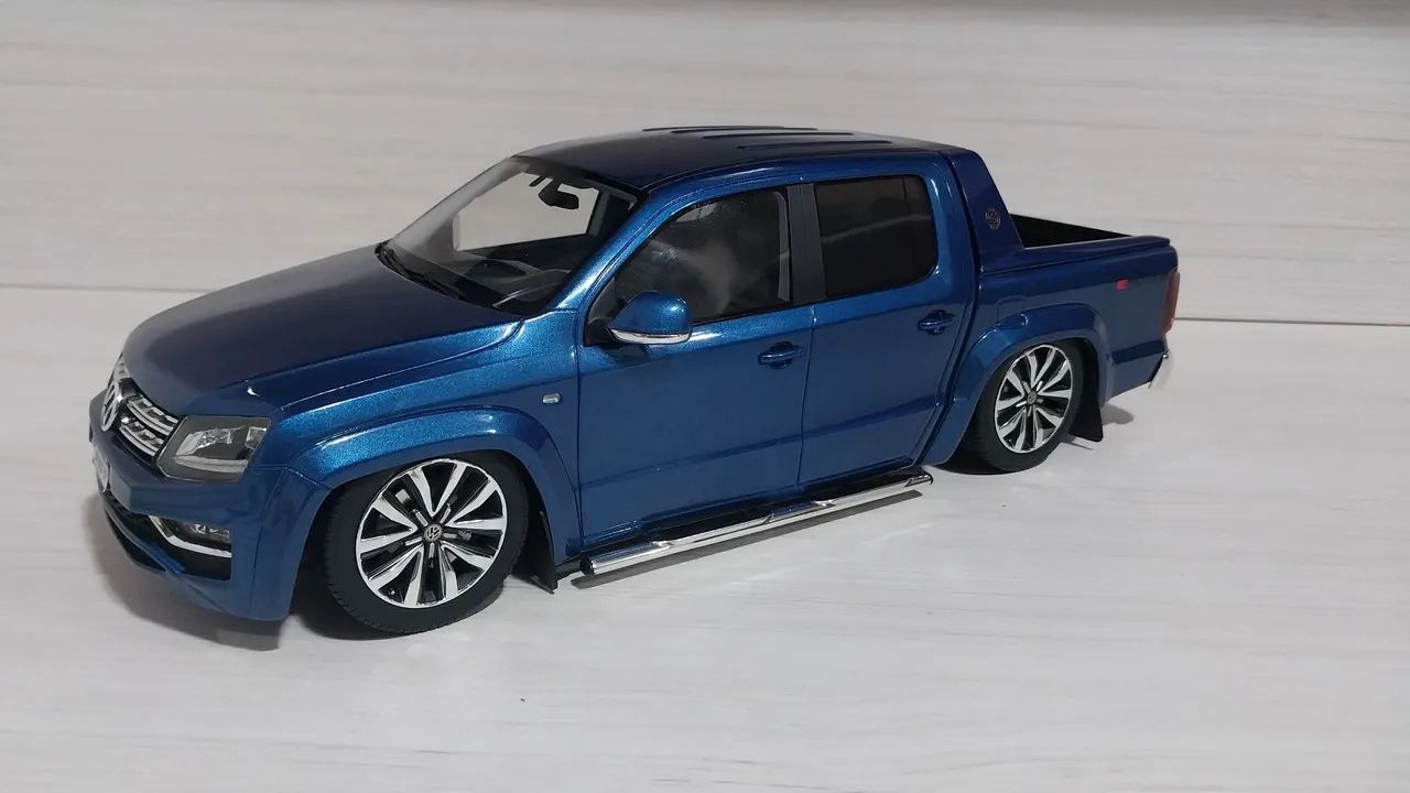 Miniatura Amarok 1/18 
