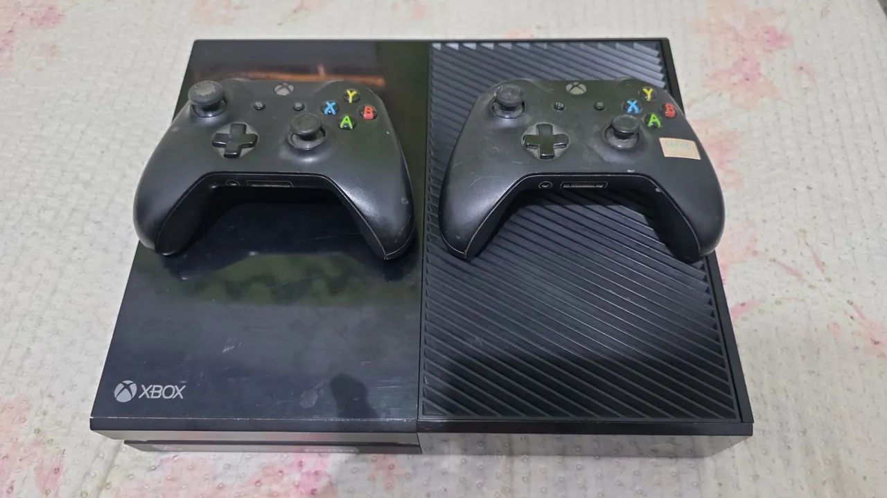 Vendo xbox one fat ótimo estado nunca mexido  - Foto 2