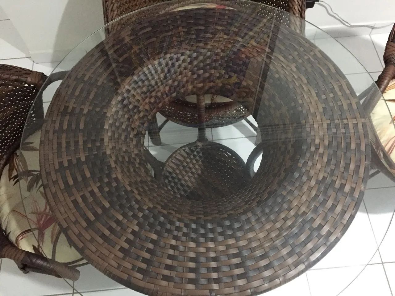 Conjunto de mesa e cadeiras - Foto 2