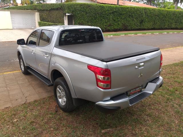 L200 Triton 3.2 HPE Sport Aut. 4x4 Diesel - 2018 - Foto 4
