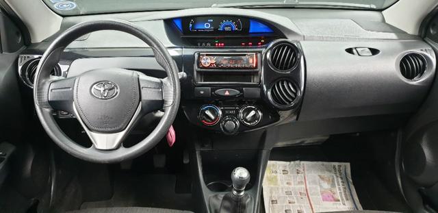 Toyota Etios HB X 2017/2018 - Foto 12