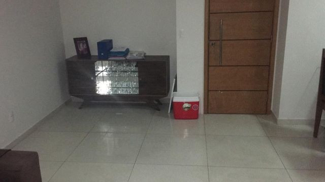 Aluga-se apartamento semi-mobiliado em boa viagem, 03 quartos incluso taxas - Foto 5