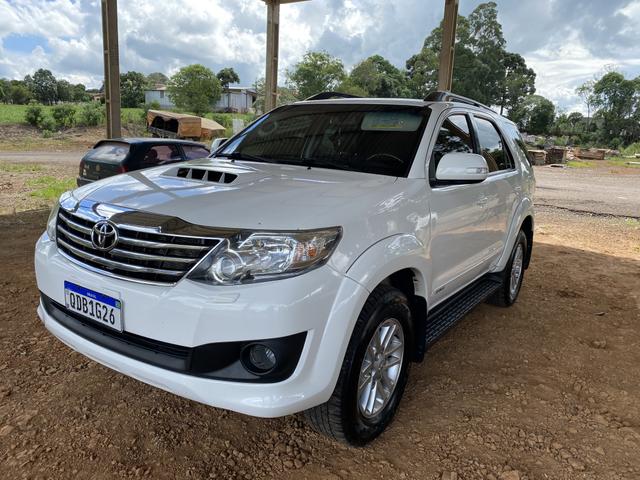 TOYOTA HILUX SW4 7 lug 2015