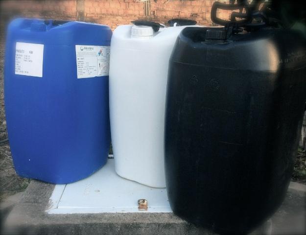 Bombonas Plasticas Usadas 50 litros 7 Reais - Foto 2