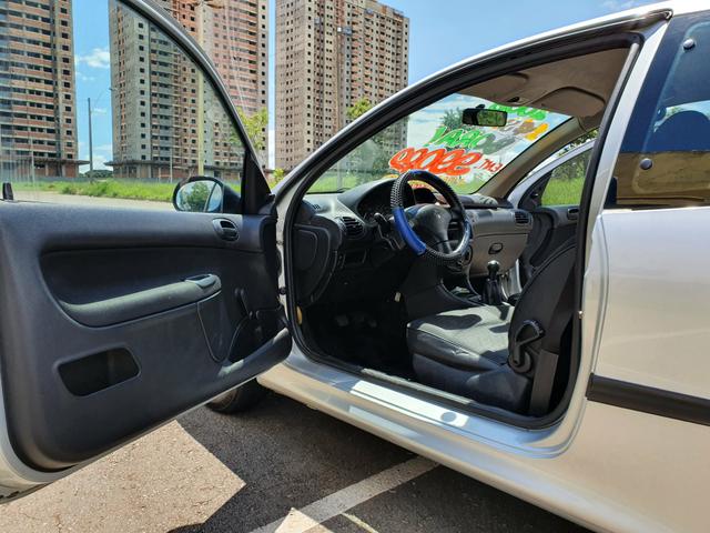 Peugeot 206 2007/08 1.4 com ar condicionado entrada a partir de 990 reais - Foto 7