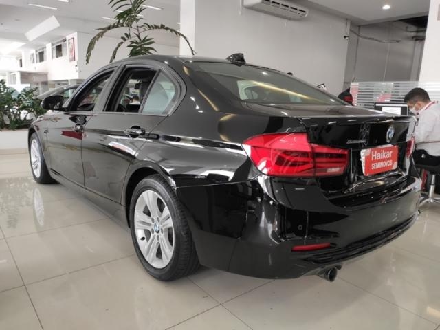 BMW 320i 2.0 SPORT 16V TURBO ACTIVE 2017 - Foto 4
