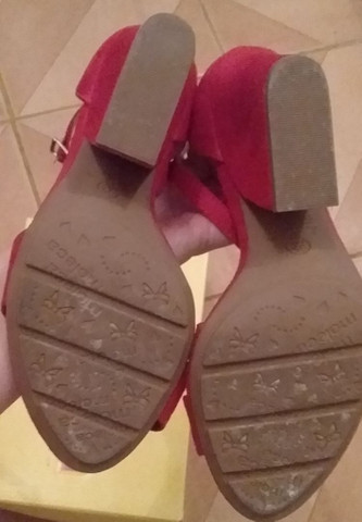 sandalia vermelha moleca