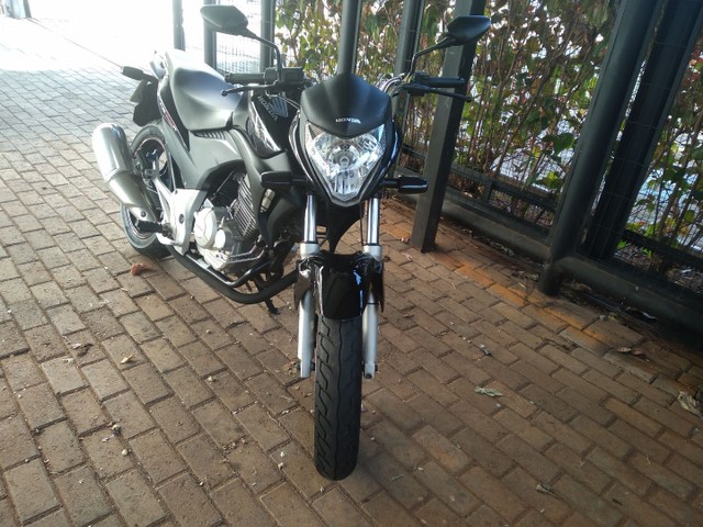 MOTO CB 300