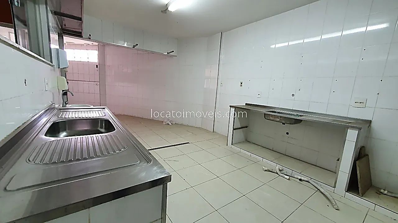 Lojão com Escritório e duas vagas com 194 m2 - Santa Catarina - Foto 11