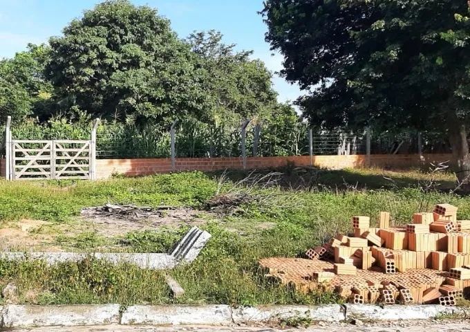 Terreno murado - povoado Manga Maranhão