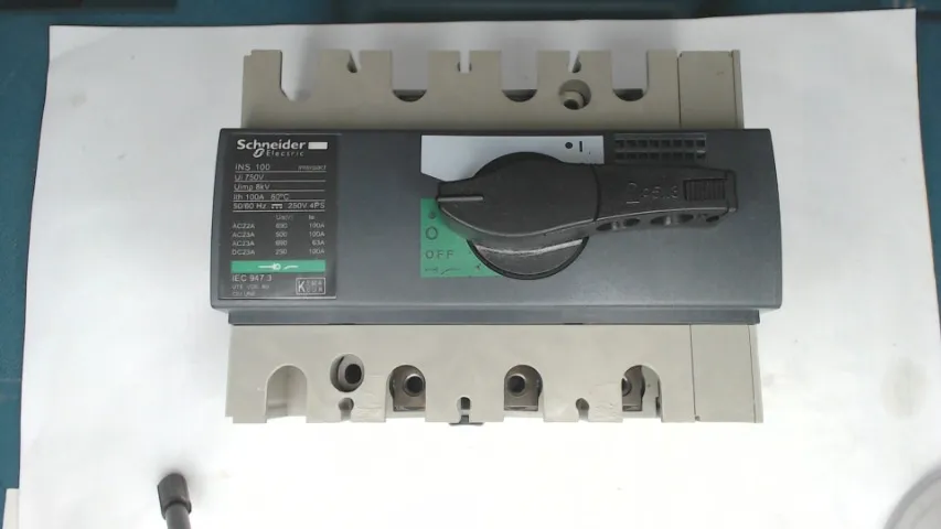Interruptor Secc 4P 100A 250Vca/Vcc