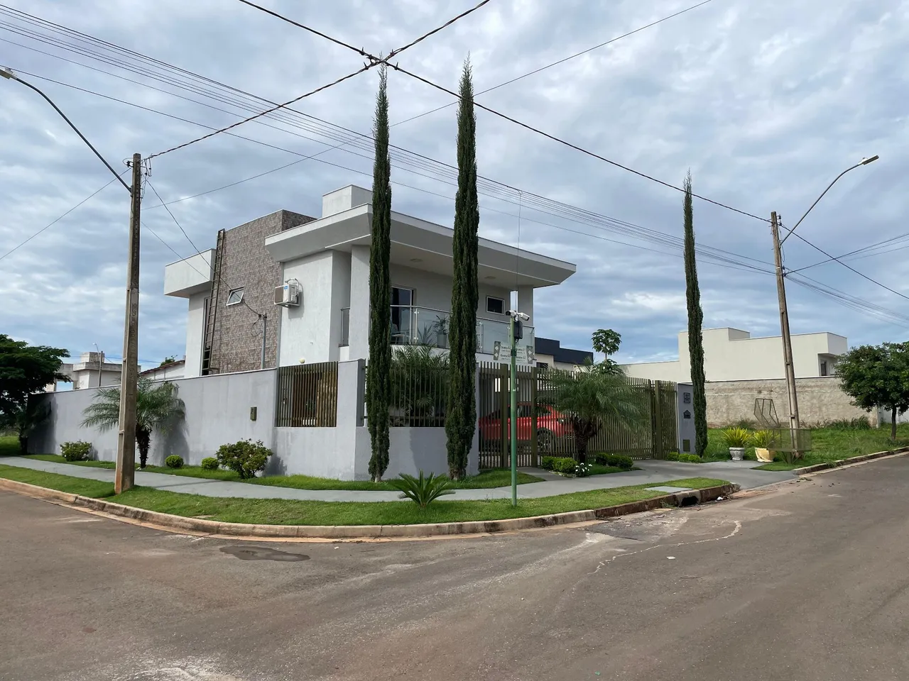 Belíssimo Sobrado no Residencial Villa Suíça