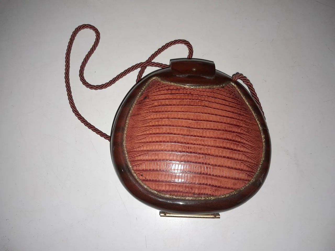 Bolsa de mão em acrílico