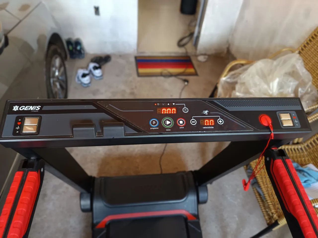 Vendo esteira da marca GENIS semi nova. - Foto 2
