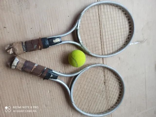 um  par  de  raquetes   de alumínio  - Foto 4