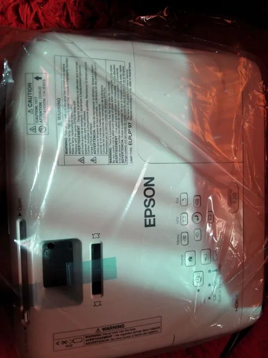 Vendo Dois projetor epson s18+ e um s20 powerlite - Foto 6