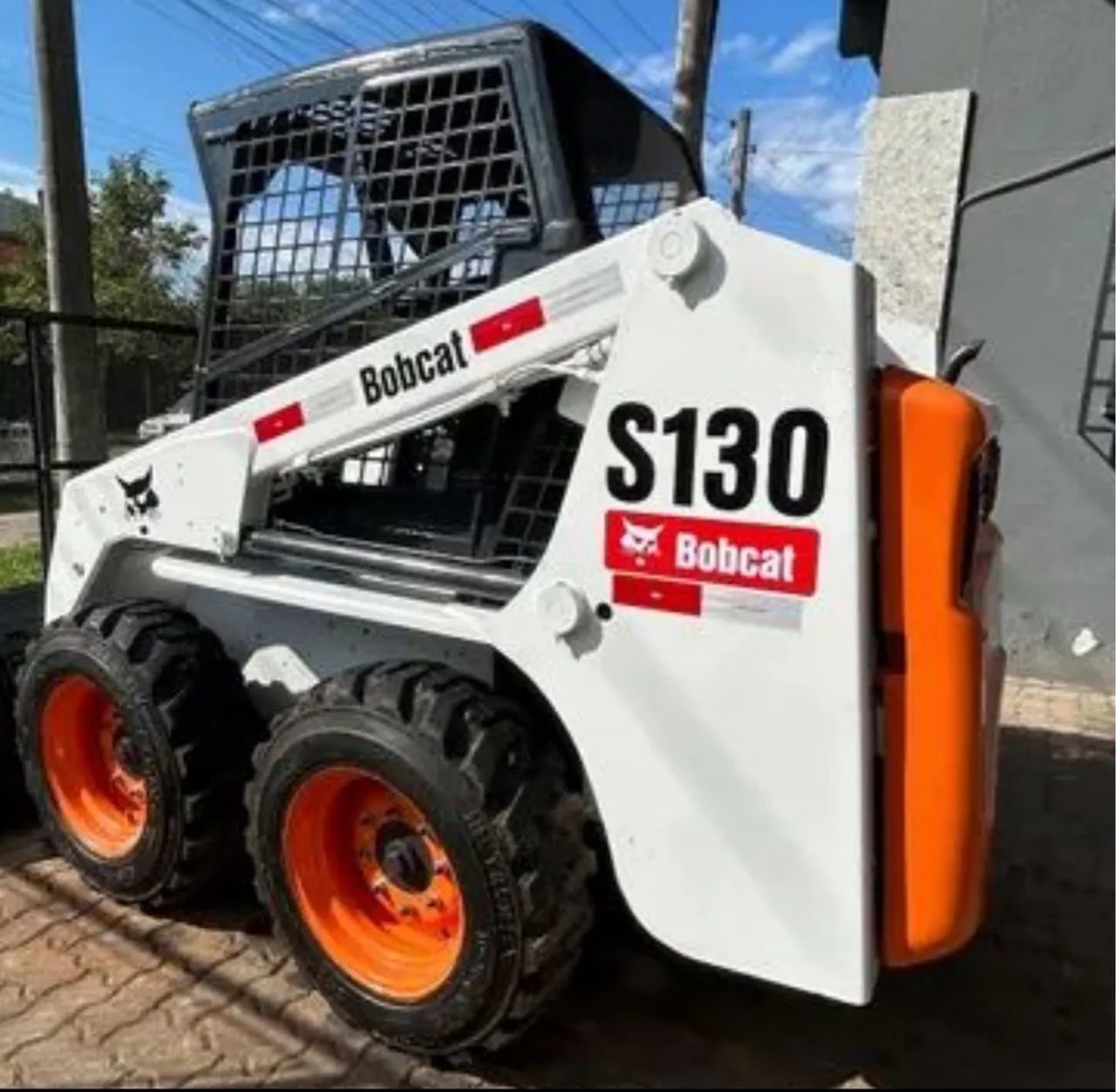 Minicarregadeira Bobcat S130 ano 2013 com 3900 horas, Joystick, no RS - Foto 2