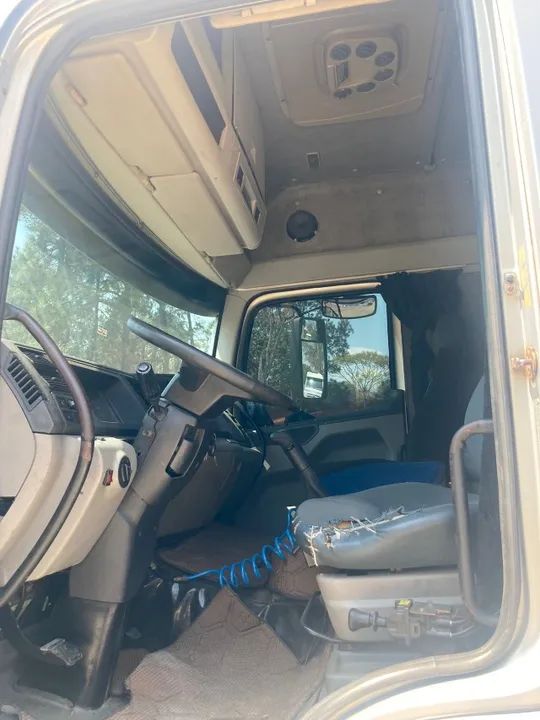 VW 25-370 TRACTOR 6x2 ANO 2009 - Foto 10