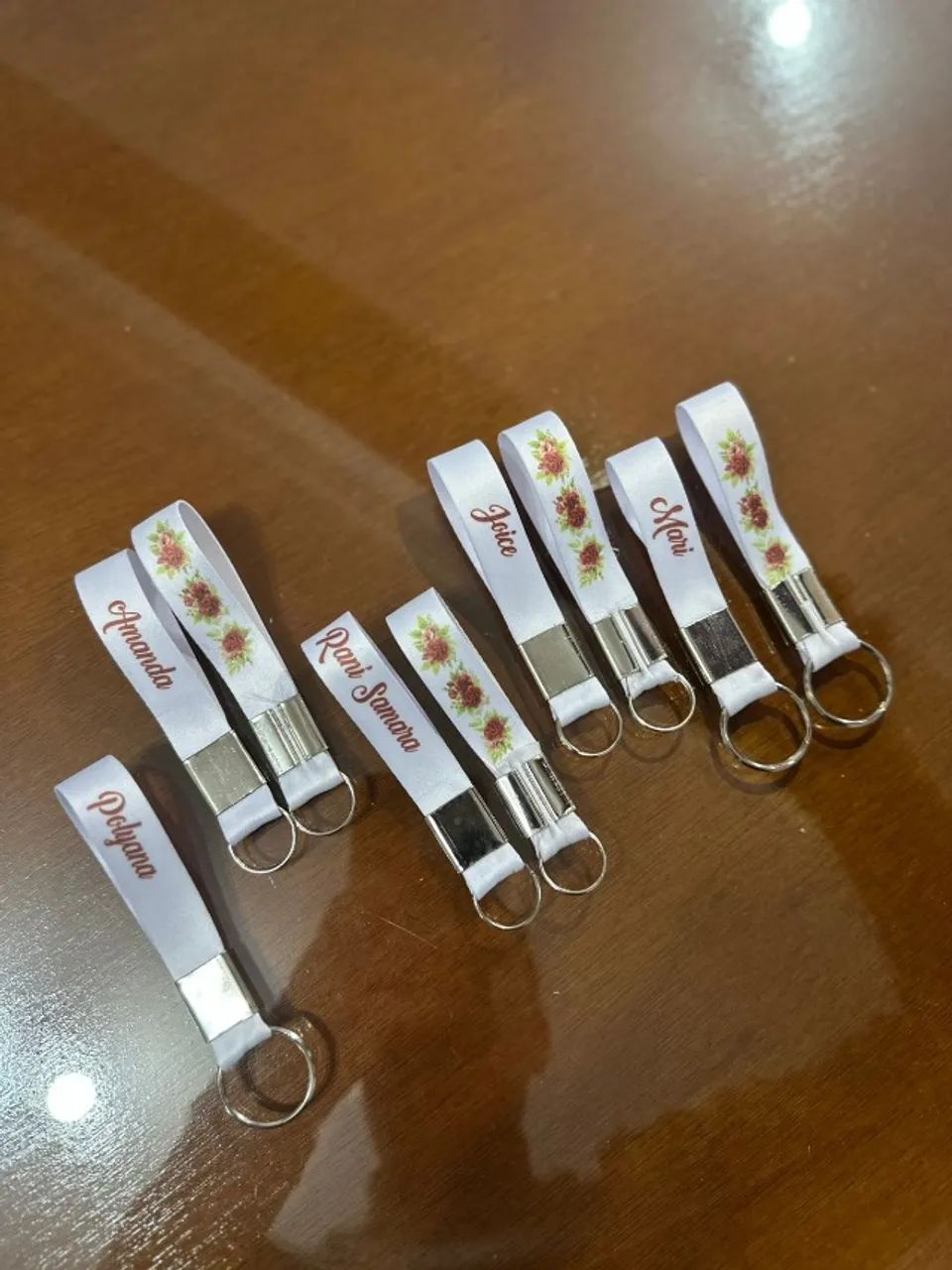 Lembrancinhas Personalizadas para Madrinhas e Aniversários: Chaveiro Personalizado