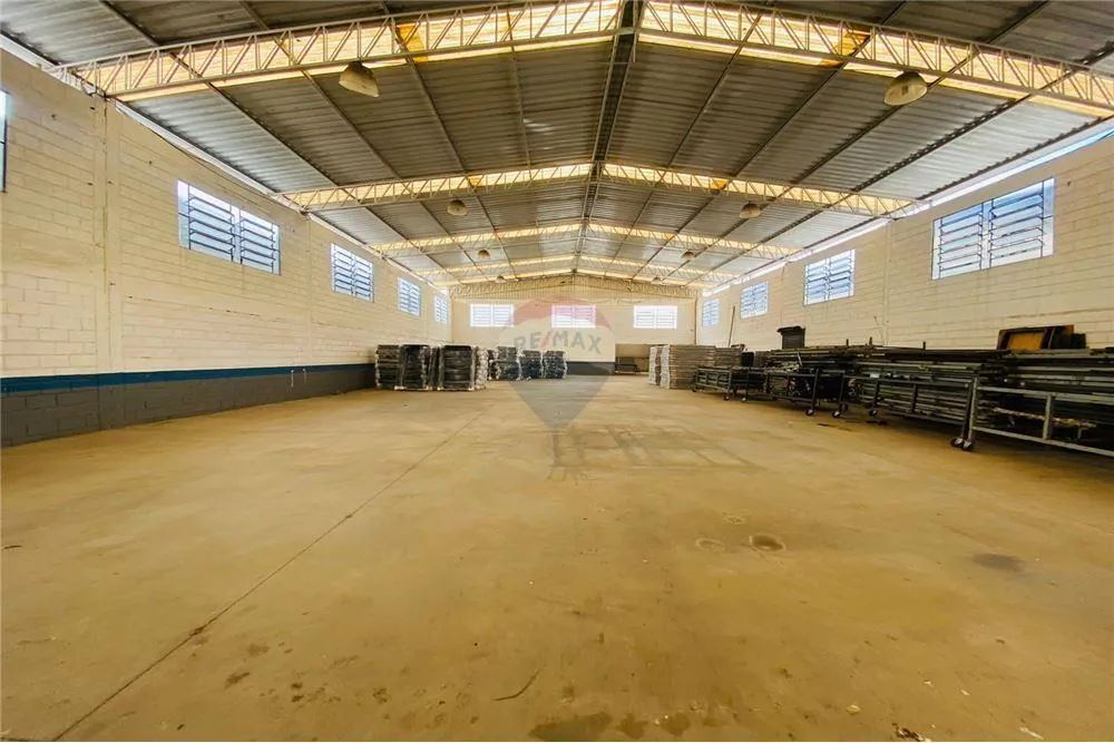 Galpão empresarial no Milho Branco