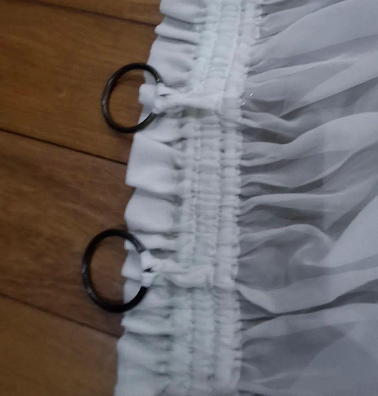 Cortinas com argolas escuras  - Foto 2