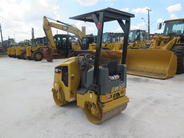 Rolo compactador Caterpillar CB14 2012 impecável - Foto 2