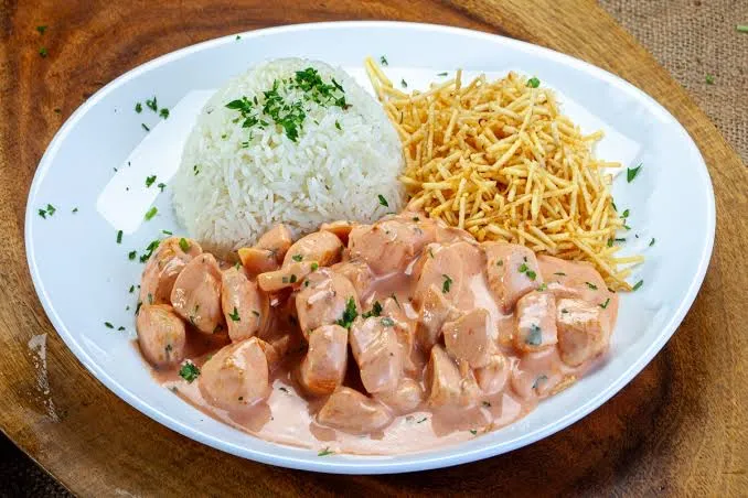 Strogonoff de Frango Marmitex Delivery