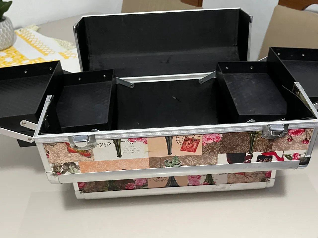 Maleta de Maquiagem Vintage - Foto 4