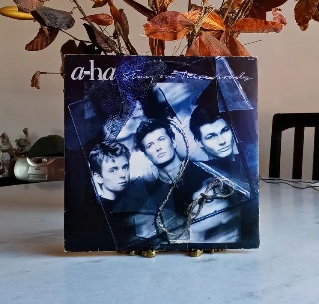 LP Vinil - a-ha - Stay on Threads Roads c/  poster e envelope - Foto 2