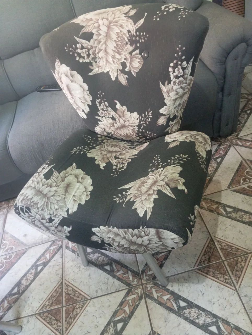 Poltronas estampadas florais