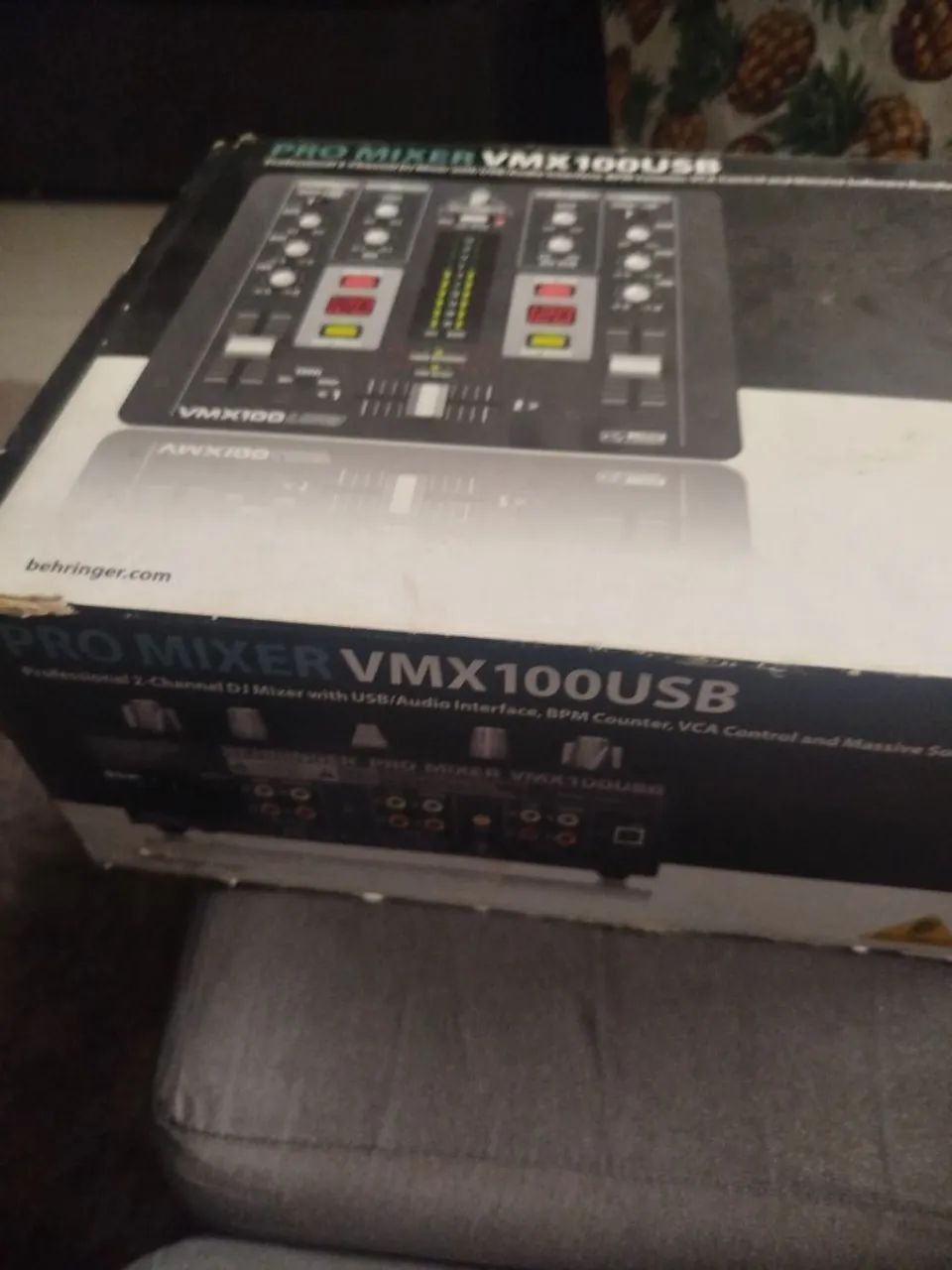 Mesa de Som Behringer VMX100USB zerada - Foto 2