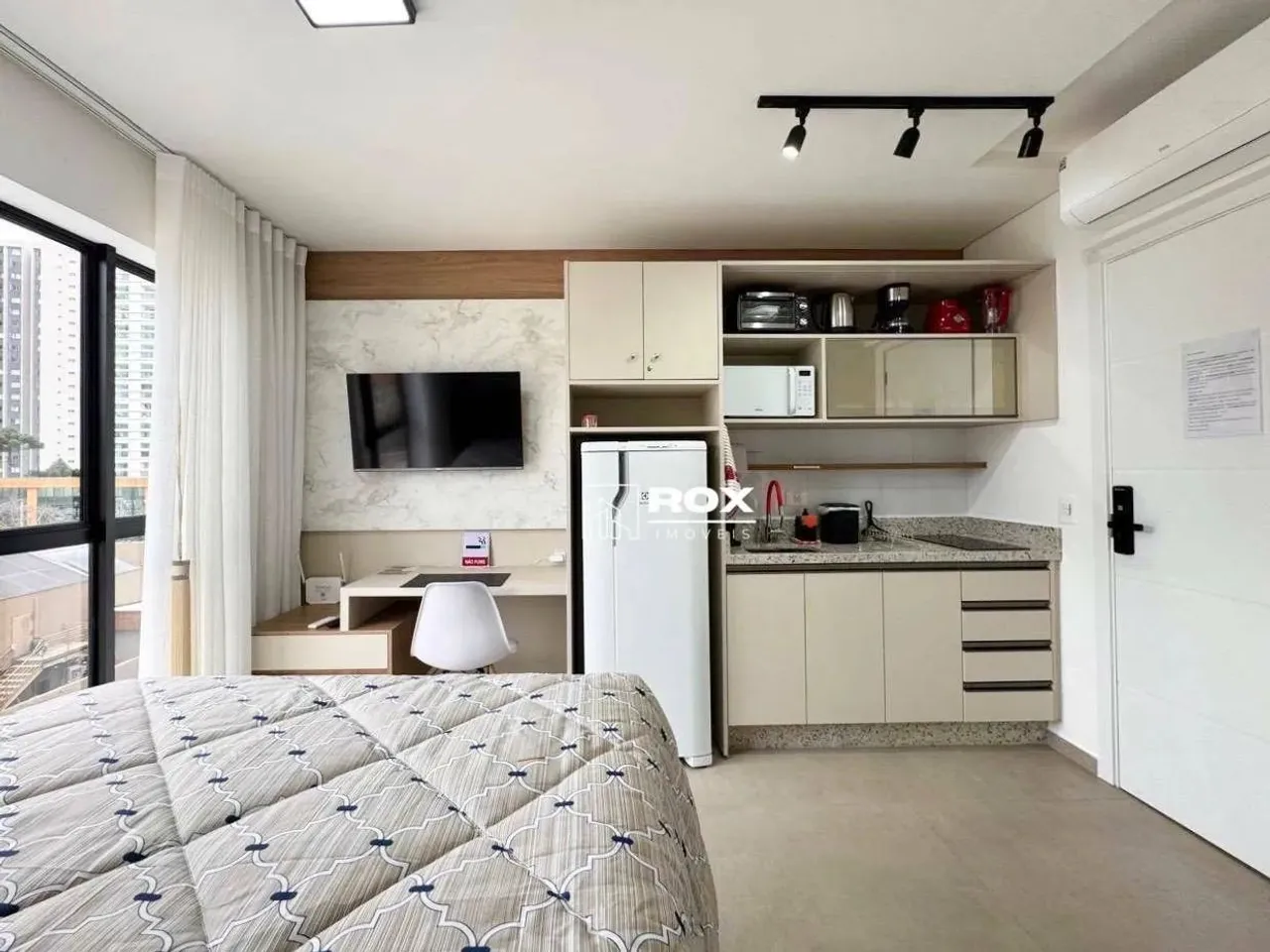 Studio mobiliado com 1 quarto para alugar, 18 m² por R$ 2.500/mês - Água Verde, Curitiba/P