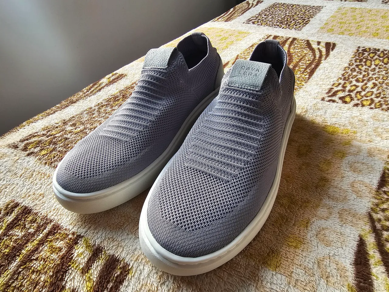 Tênis Slip On Cinza - Conforto e Estilo Casual