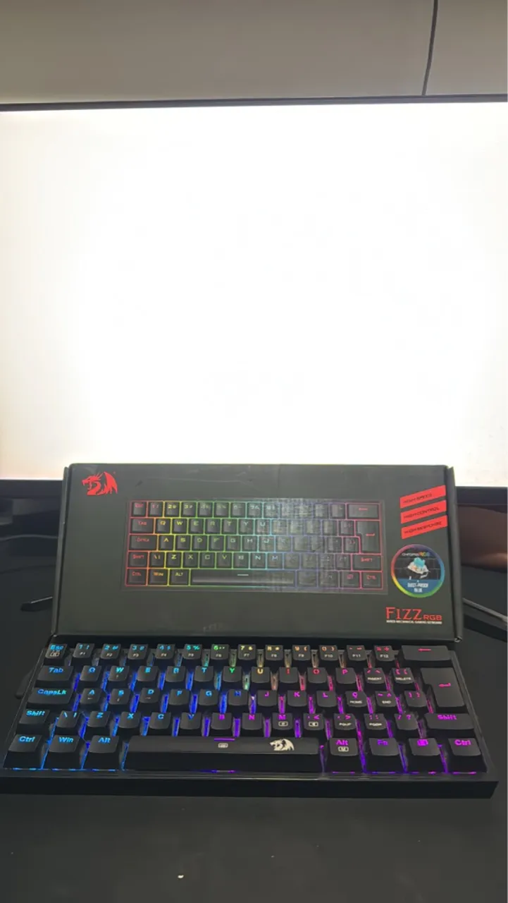 Teclado Mecânico Redragon Fizz RGB