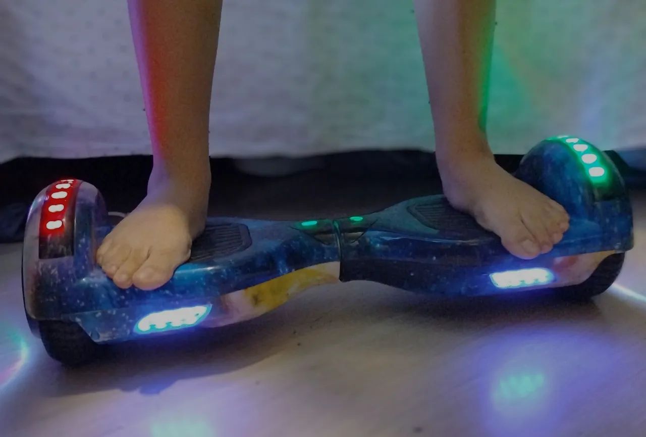 Hoverboard com luzes LED Bluetooth 