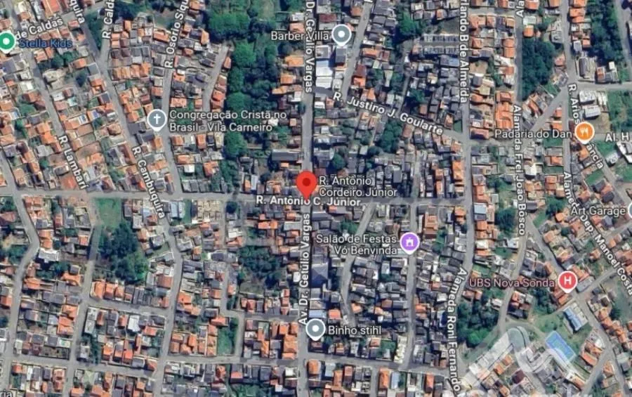 SÃO LOURENÇO/MG Casa com 2 quartos e quintal no Bairro Vila Carneiro