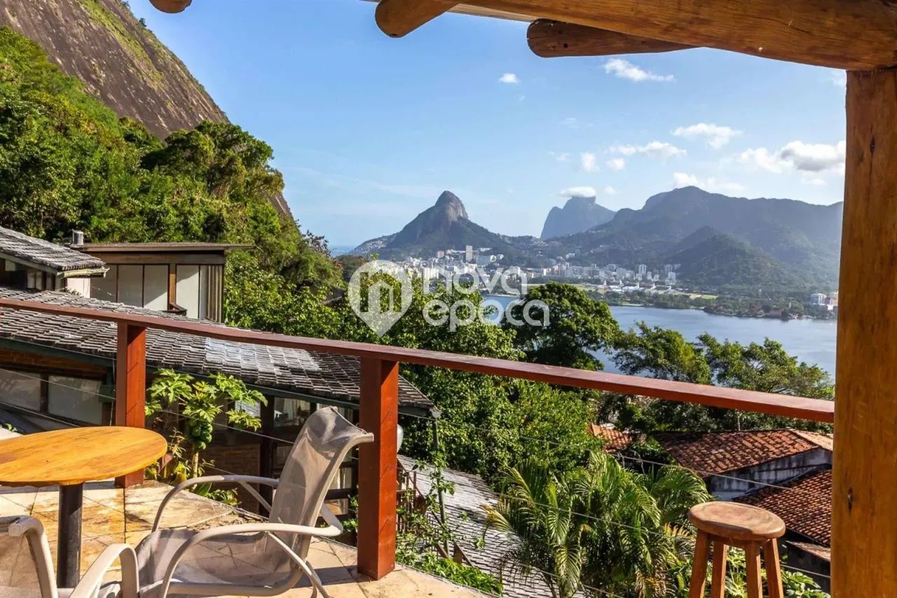 Lagoa | Casa 4 quartos, sendo 4 suites