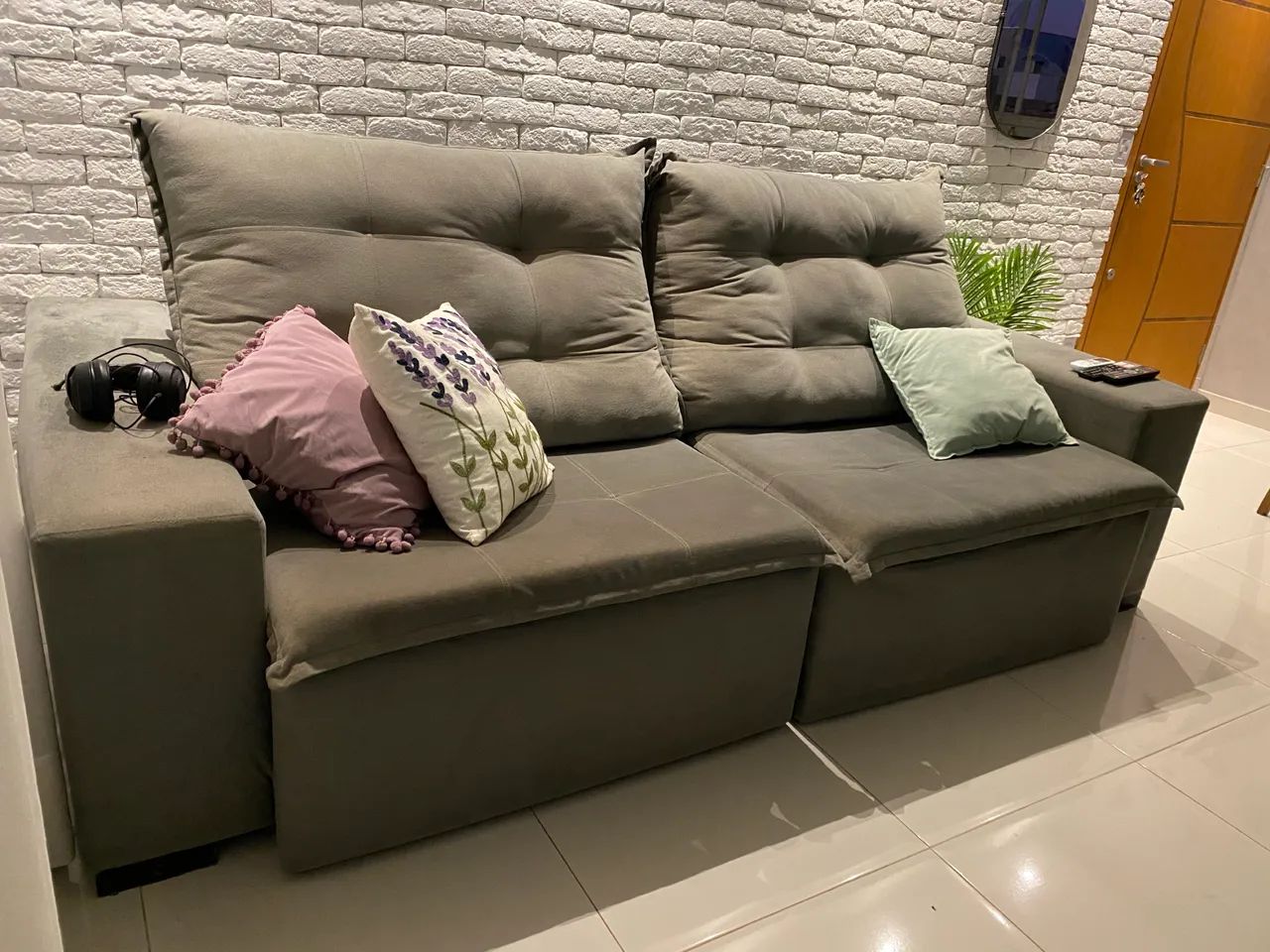 Sofá retrátil 2,50m 64374834771073121