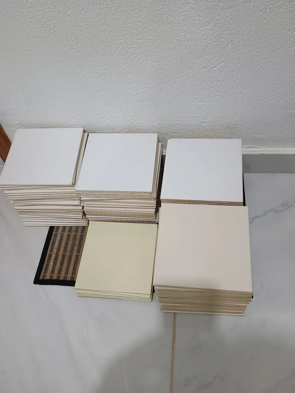 Azulejos Cerâmicos Brancos - Diversas Unidades - Foto 6