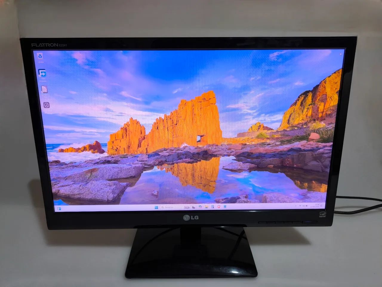 Monitor LG Flatron E2241 LED 22" FULL HD HDMI