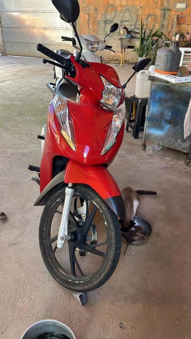 Vendo essa Biz Semi nova